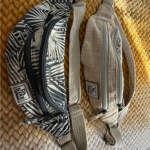 DA KINE Hawaii Set of 2 Fanny Packs EUC